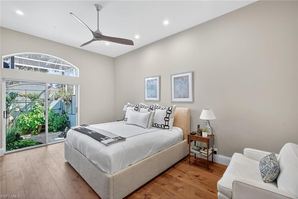 3876 Clipper Cove Dr, Naples, FL 34112-19