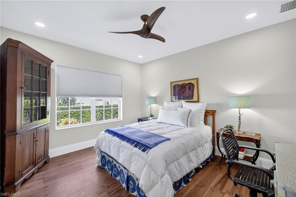 3876 Clipper Cove Dr, Naples, FL 34112-24