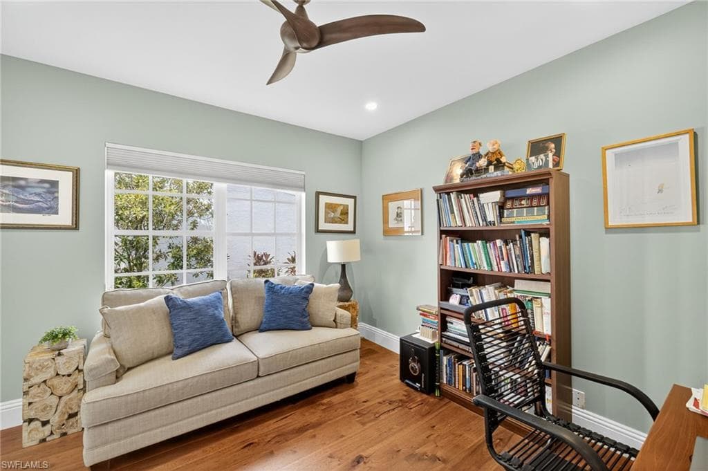 3876 Clipper Cove Dr, Naples, FL 34112-28