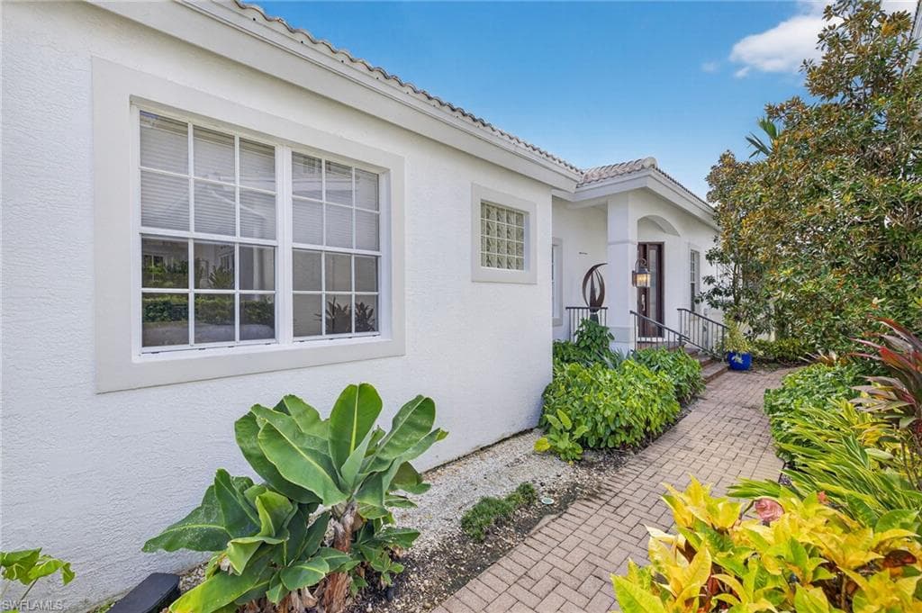 3876 Clipper Cove Dr, Naples, FL 34112-34