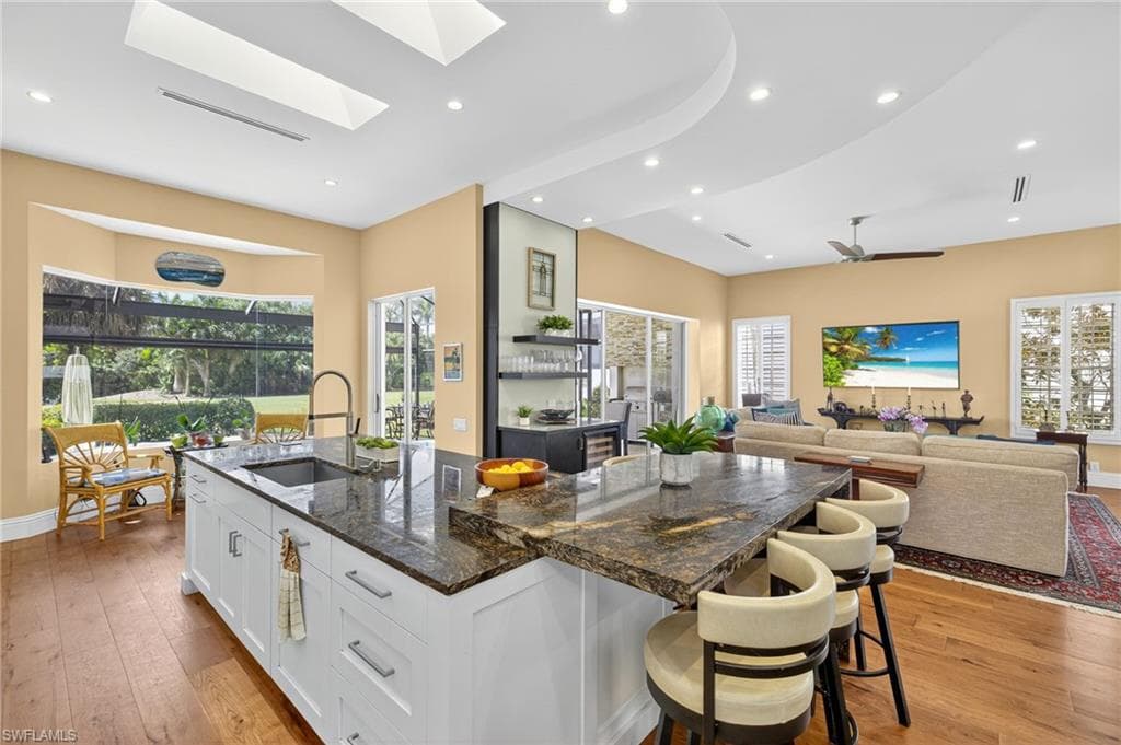 3876 Clipper Cove Dr, Naples, FL 34112-4