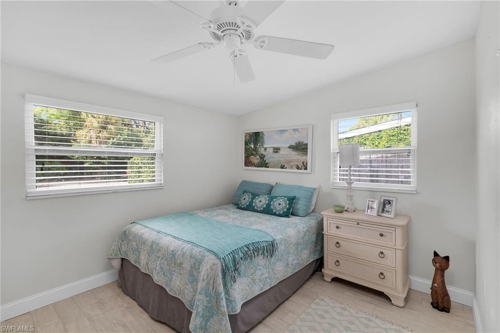 1971 Harbor Ln, Naples, FL 34104-15