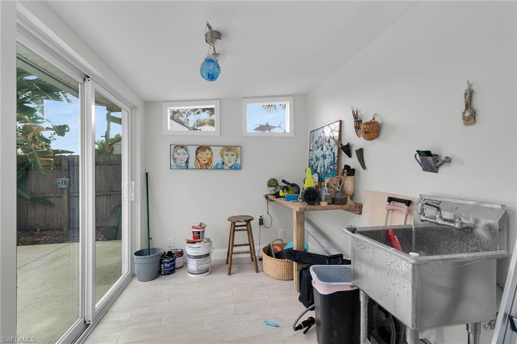 1971 Harbor Ln, Naples, FL 34104-20