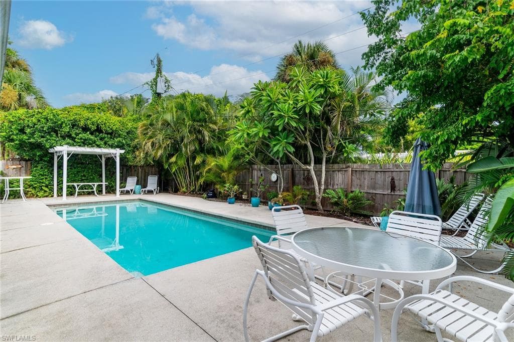 1971 Harbor Ln, Naples, FL 34104-23