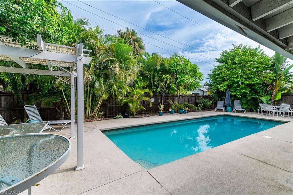 1971 Harbor Ln, Naples, FL 34104-26