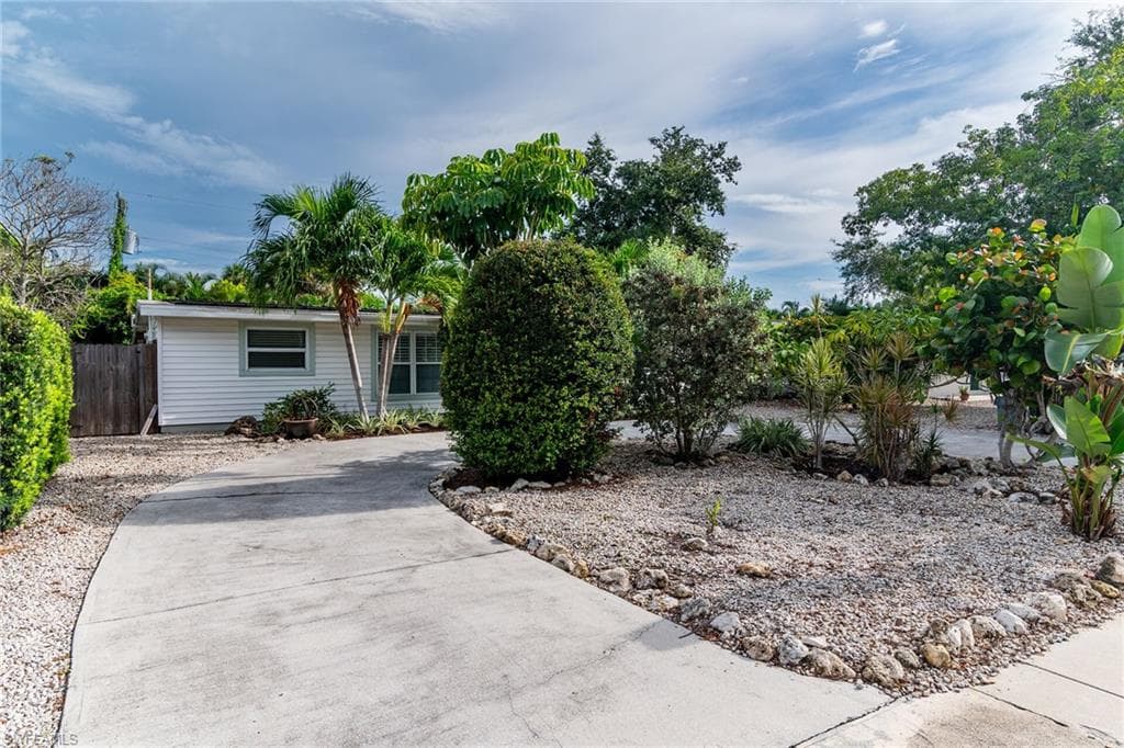 1971 Harbor Ln, Naples, FL 34104-31