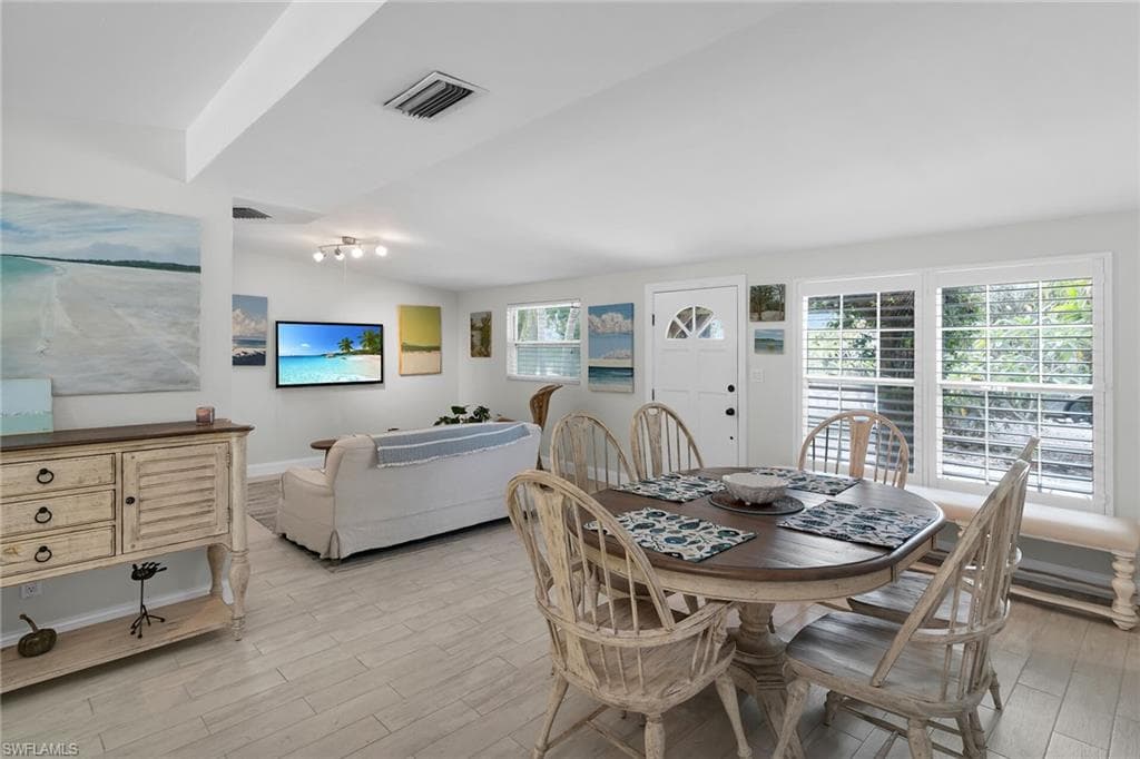 1971 Harbor Ln, Naples, FL 34104-4