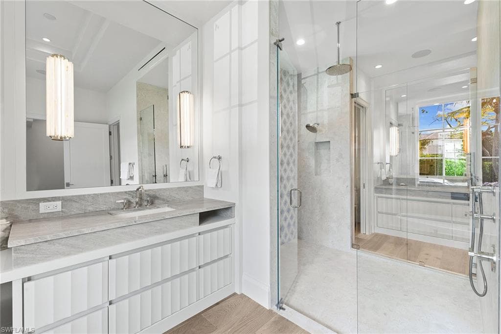 2131 Marina Dr, Naples, FL 34102-21