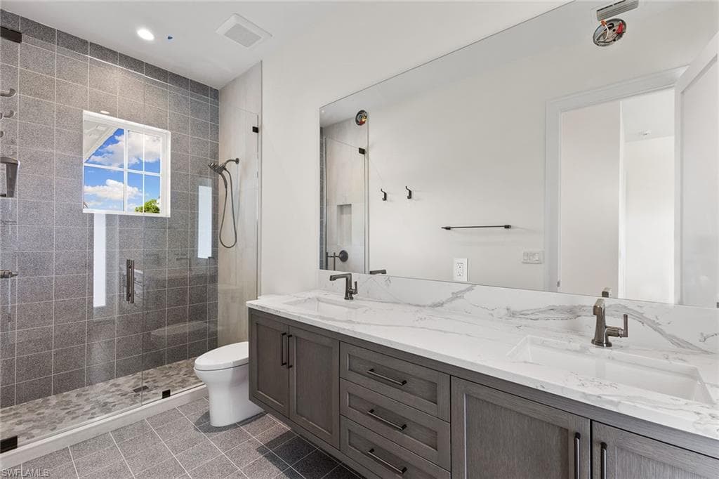 2131 Marina Dr, Naples, FL 34102-27