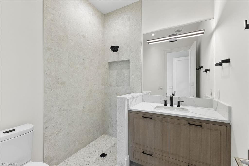 2131 Marina Dr, Naples, FL 34102-32