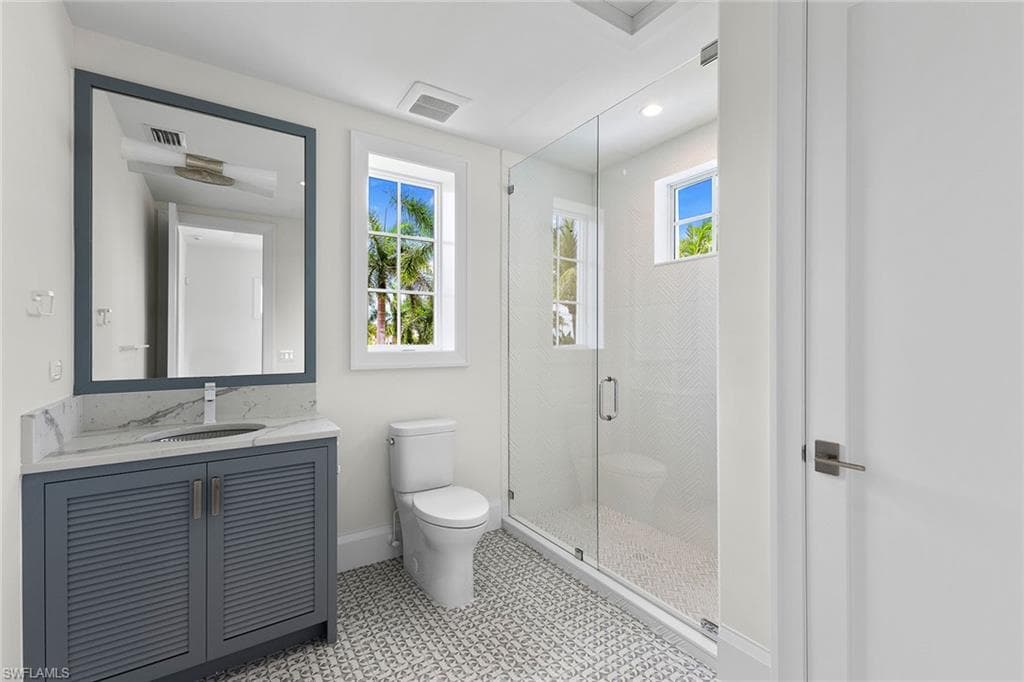 2131 Marina Dr, Naples, FL 34102-38