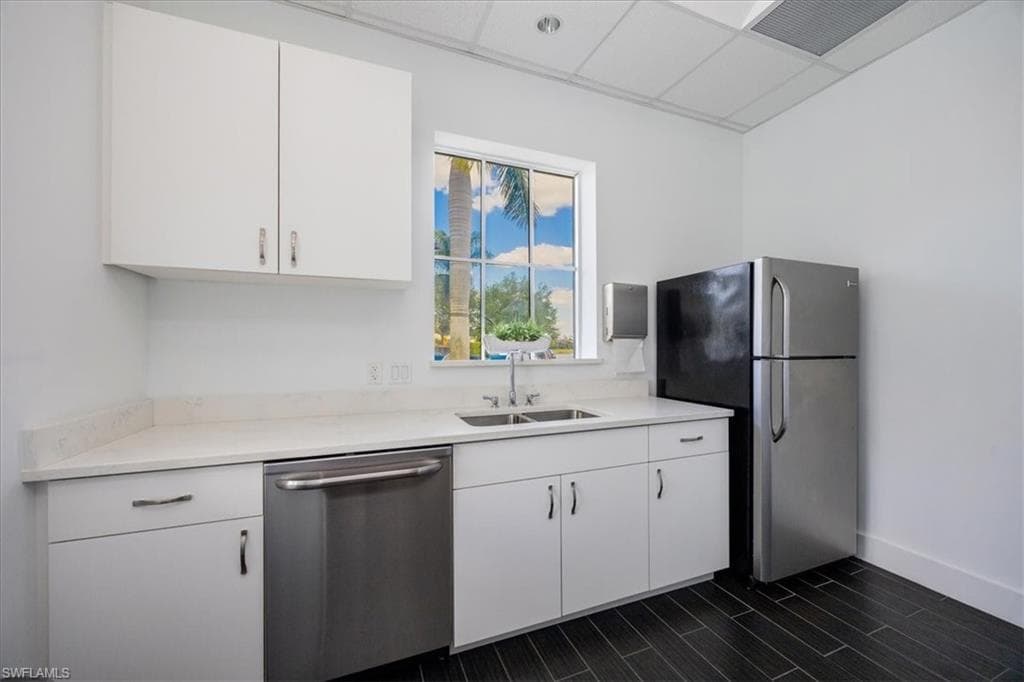 3845 Helmsman Dr, Naples, FL 34120-45