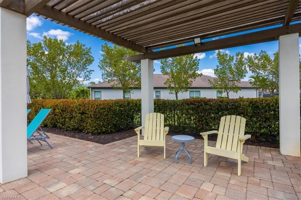 3845 Helmsman Dr, Naples, FL 34120-48