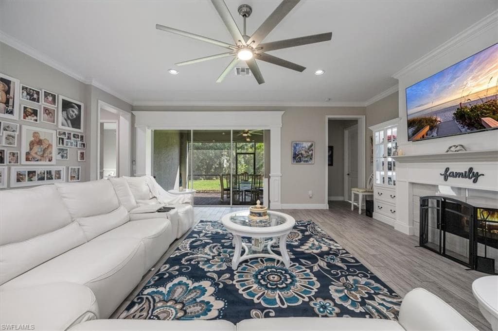 3845 Helmsman Dr, Naples, FL 34120-4