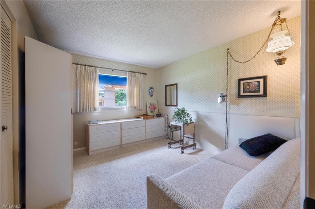 1381 Woodridge Ave, Naples, FL 34103-17