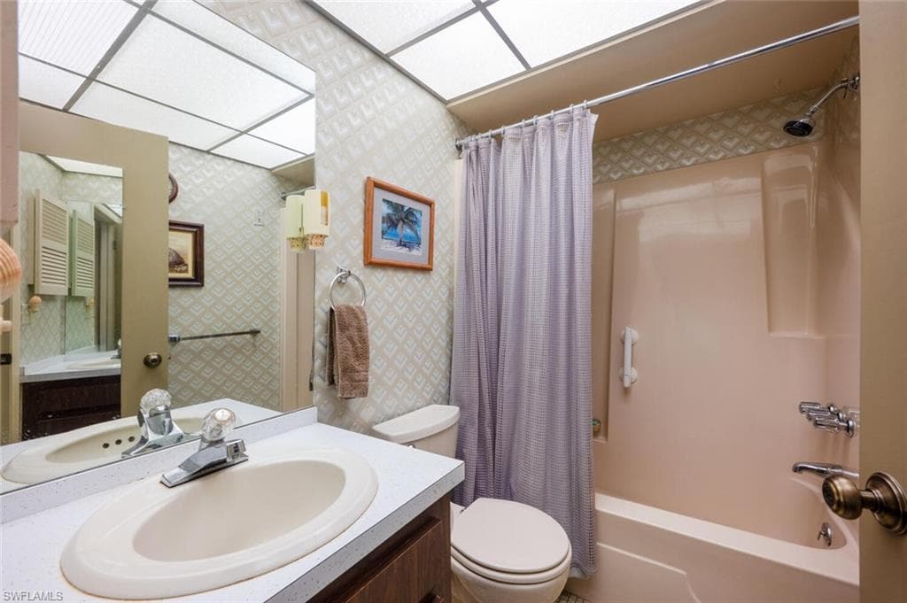 1381 Woodridge Ave, Naples, FL 34103-18