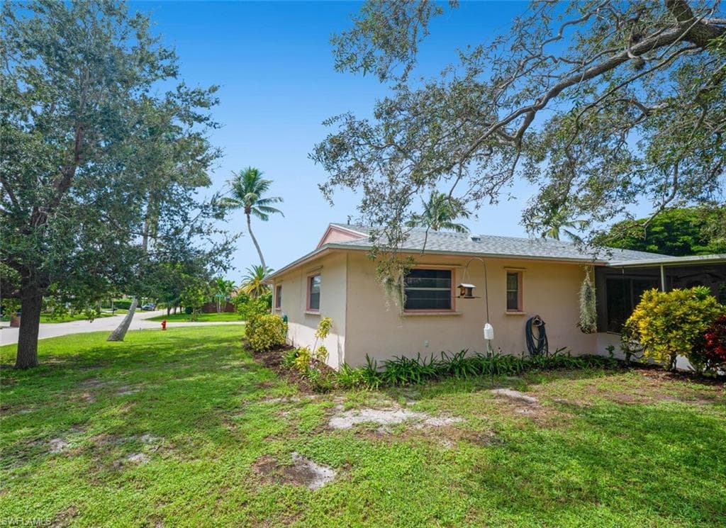 1381 Woodridge Ave, Naples, FL 34103-27