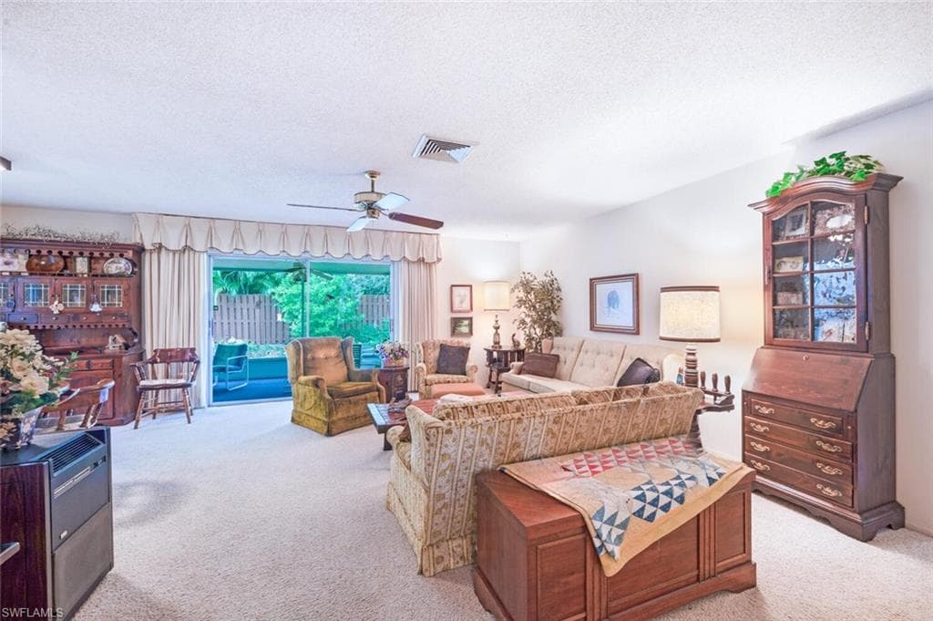 1381 Woodridge Ave, Naples, FL 34103-3