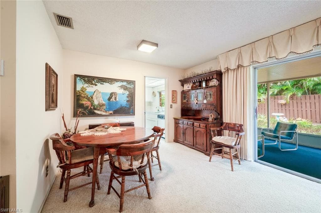 1381 Woodridge Ave, Naples, FL 34103-8