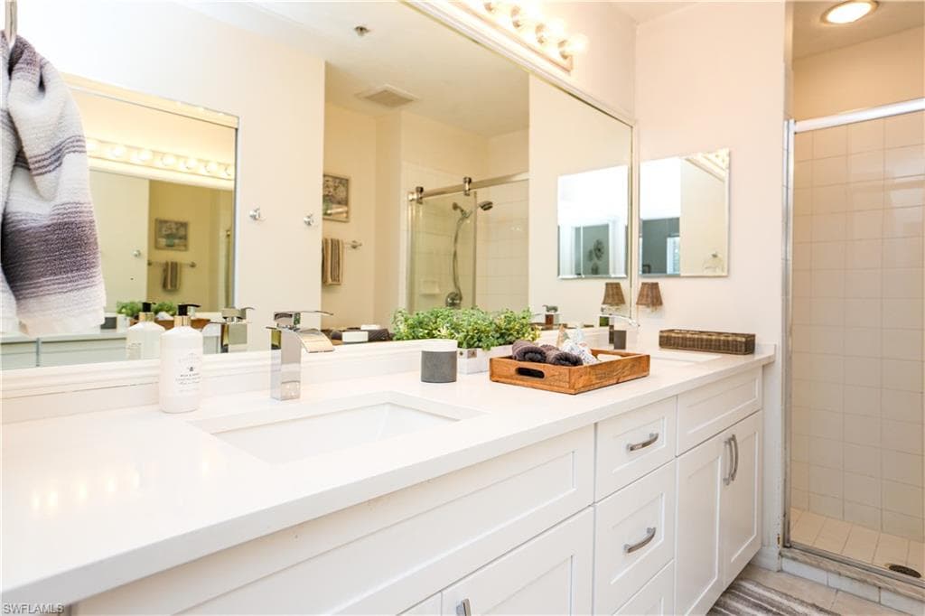8365 Whisper Trace Way L-103, Naples, FL 34114-47