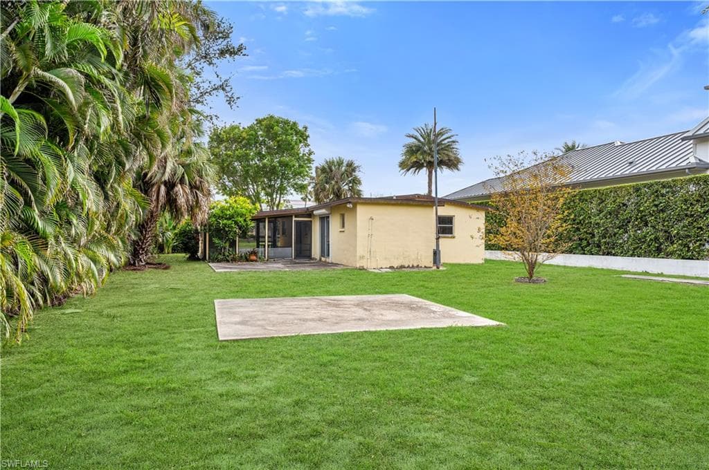 777 Broad Ave S, Naples, FL 34102-8