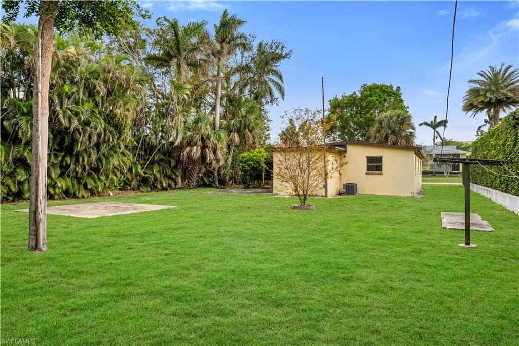 777 Broad Ave S, Naples, FL 34102-9