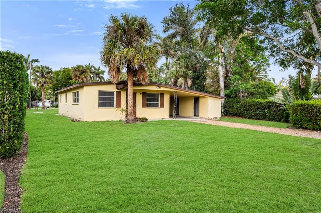 777 Broad Ave S, Naples, FL 34102-6