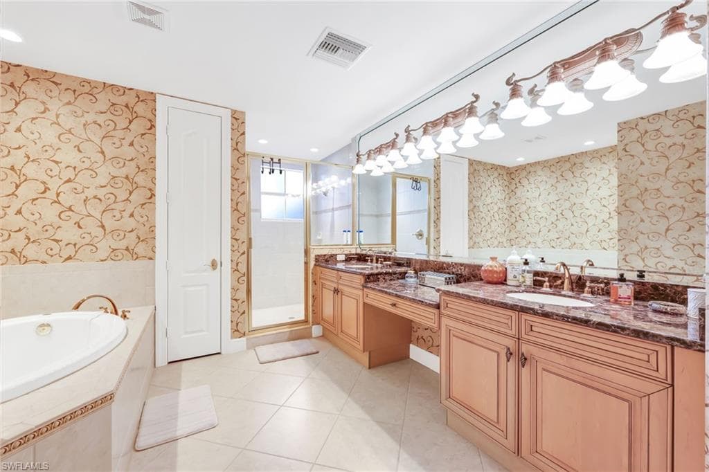 545 Avellino Isles Cir 102, Naples, FL 34119-13