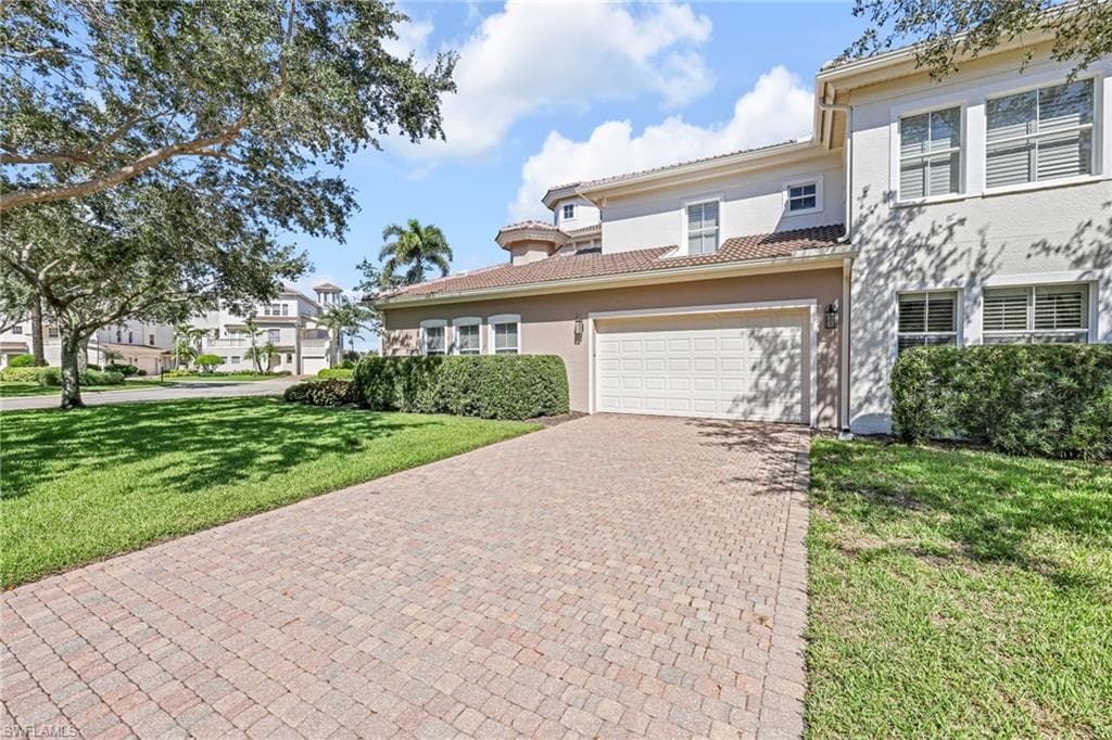 545 Avellino Isles Cir 102, Naples, FL 34119-2