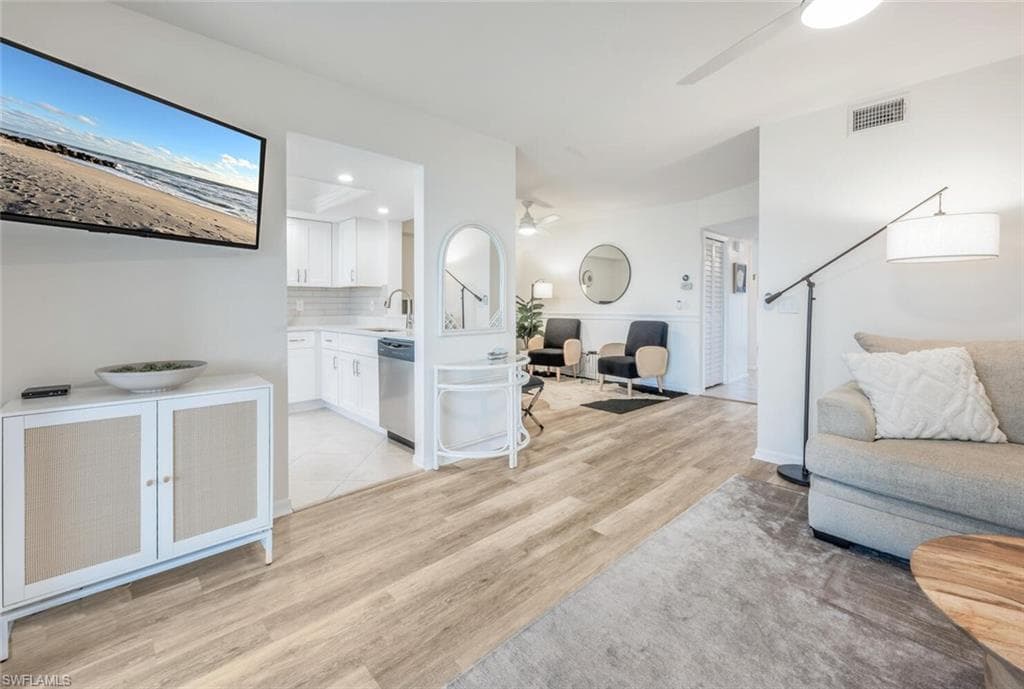 7300 Saint Ives Way 5208, Naples, FL 34104-7