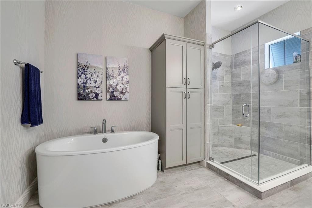 8936 Saint Lucia Dr 201, Naples, FL 34114-15