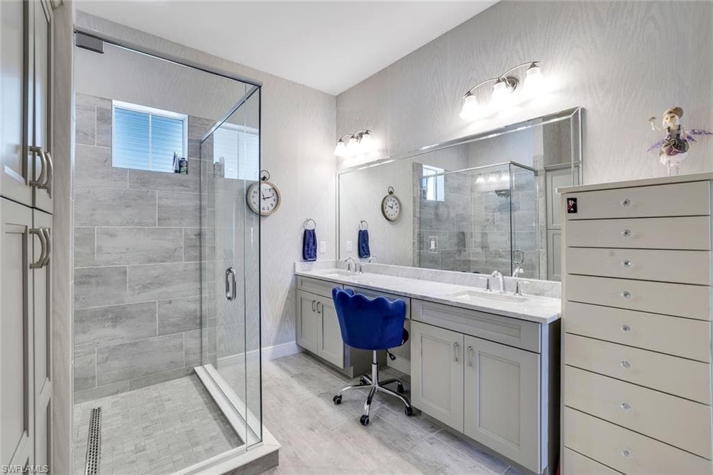 8936 Saint Lucia Dr 201, Naples, FL 34114-16