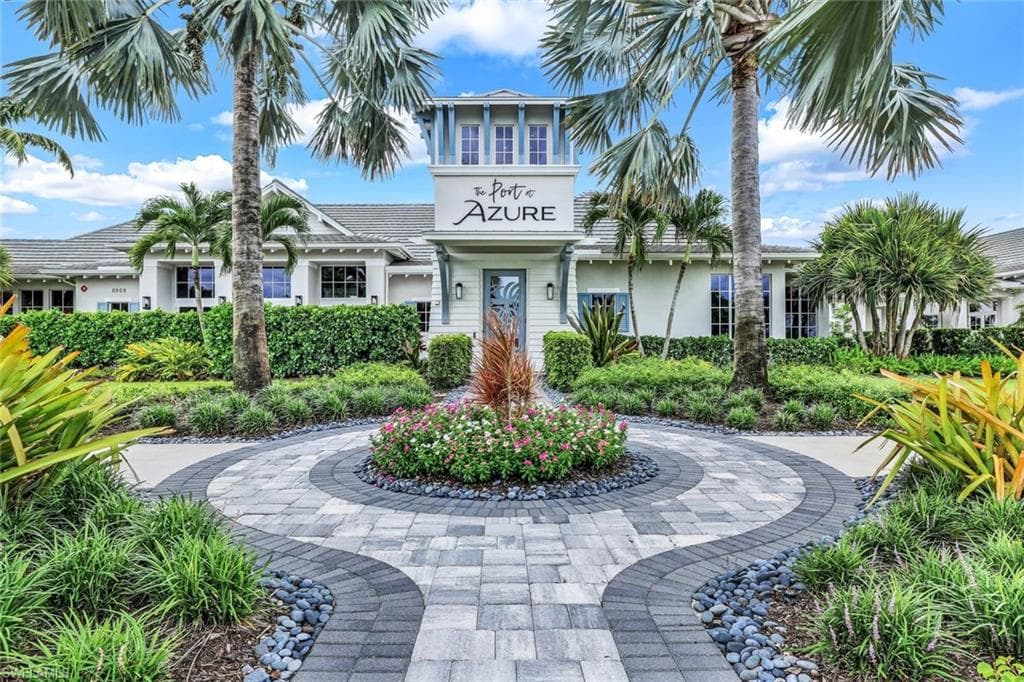 8936 Saint Lucia Dr 201, Naples, FL 34114-28