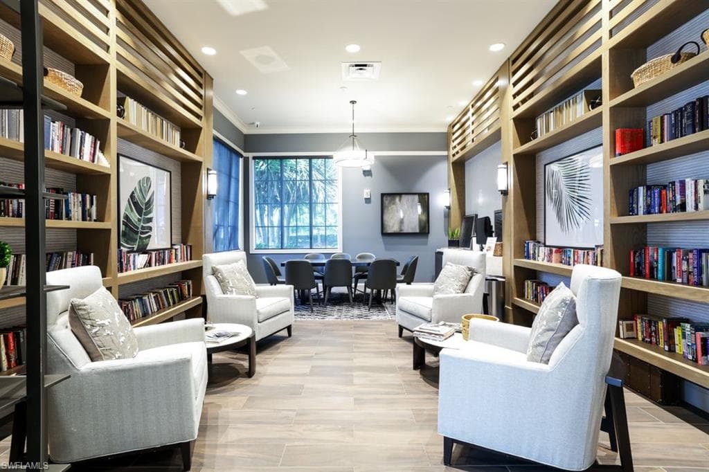 8936 Saint Lucia Dr 201, Naples, FL 34114-34