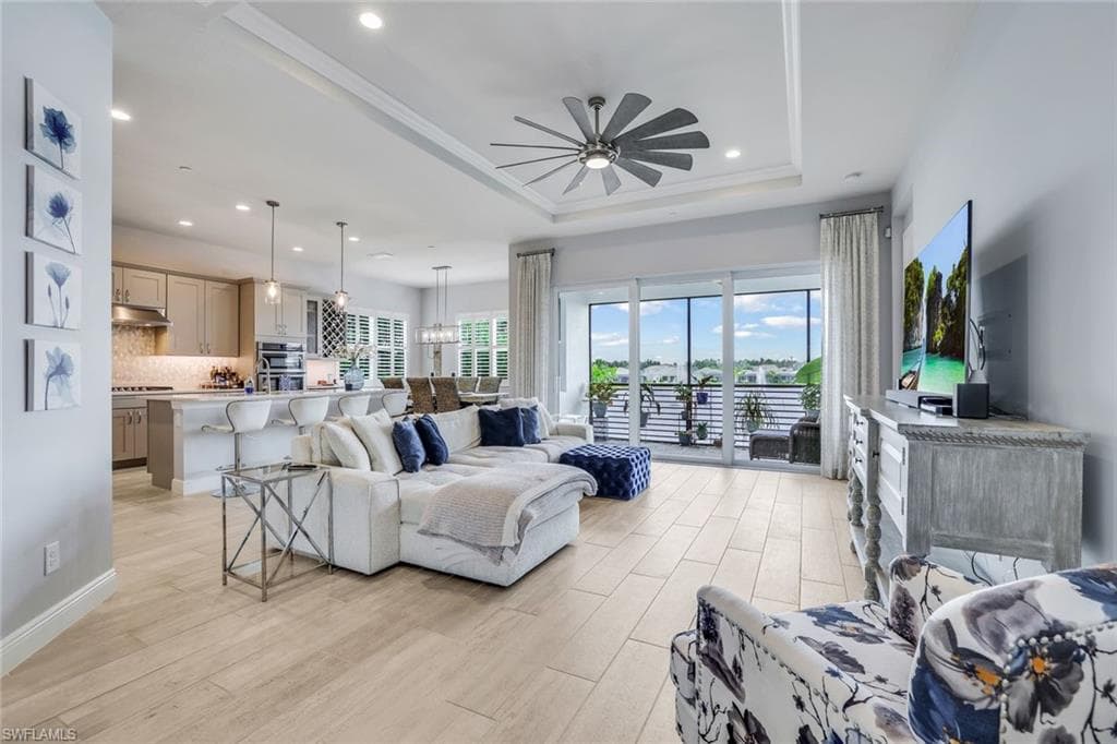 8936 Saint Lucia Dr 201, Naples, FL 34114-5