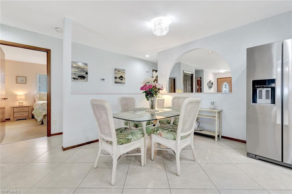 550 94th Ave N, Naples, FL 34108-14