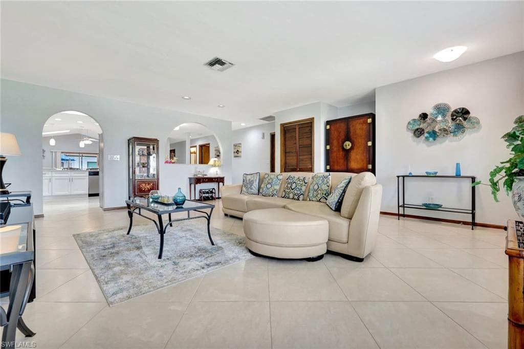550 94th Ave N, Naples, FL 34108-17