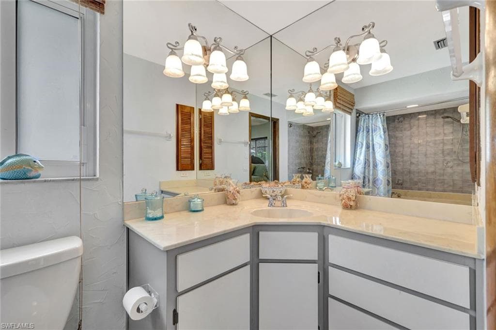 550 94th Ave N, Naples, FL 34108-22