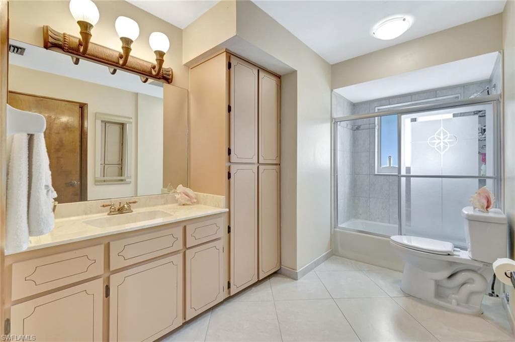 550 94th Ave N, Naples, FL 34108-25