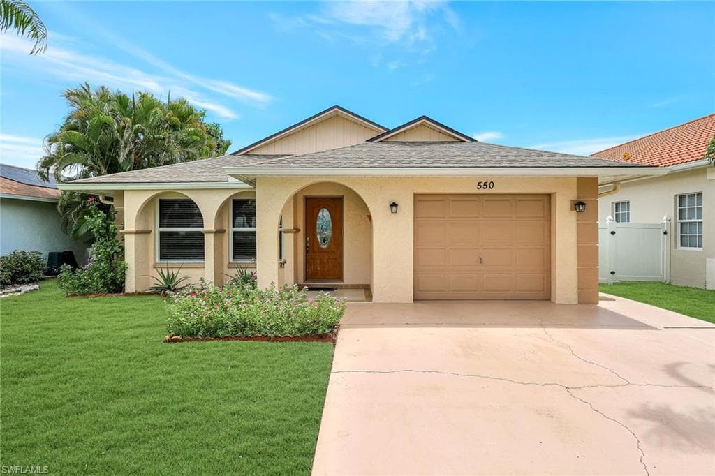 550 94th Ave N, Naples, FL 34108-37