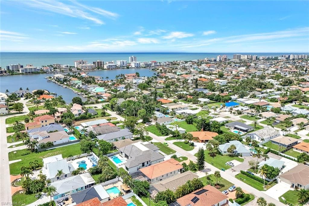550 94th Ave N, Naples, FL 34108-38