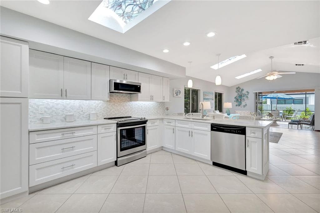 550 94th Ave N, Naples, FL 34108-4