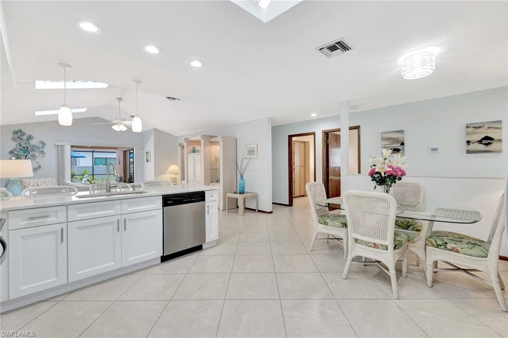 550 94th Ave N, Naples, FL 34108-7