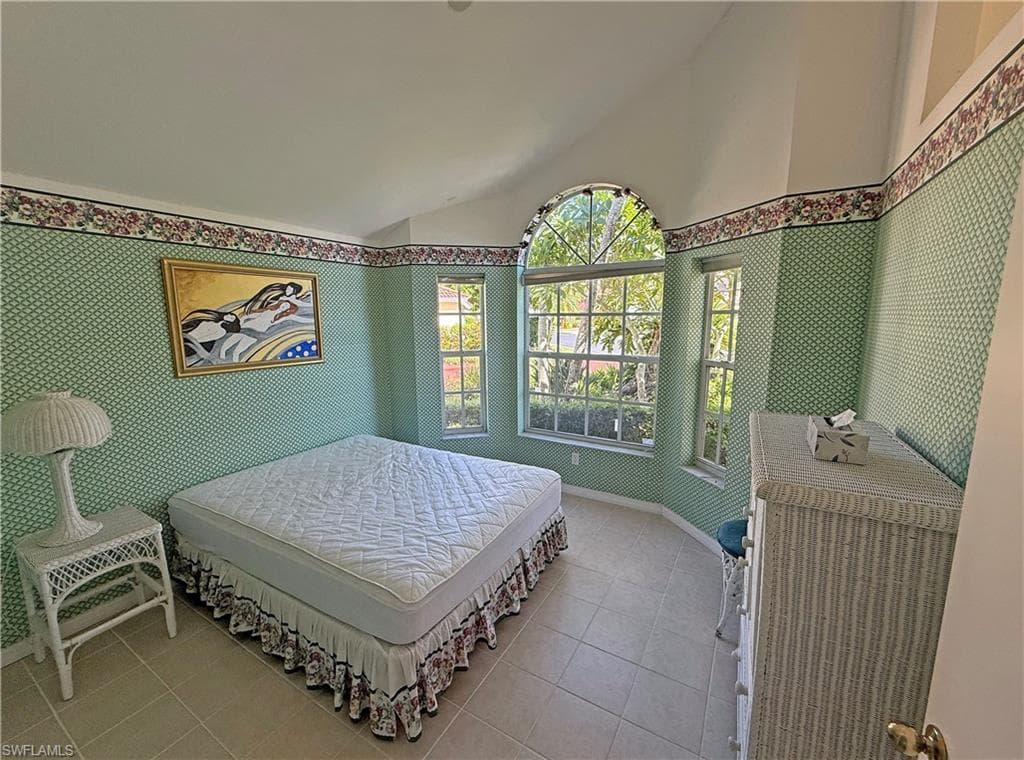 1279 Naples Lake Dr, Naples, FL 34104-19