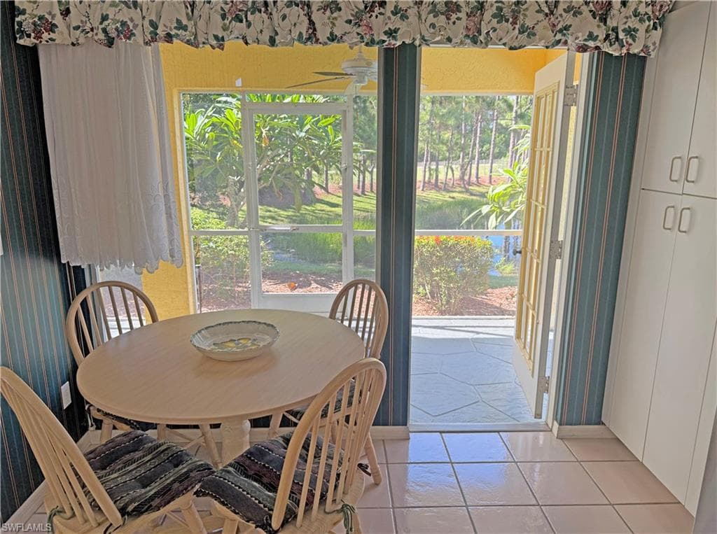 1279 Naples Lake Dr, Naples, FL 34104-25