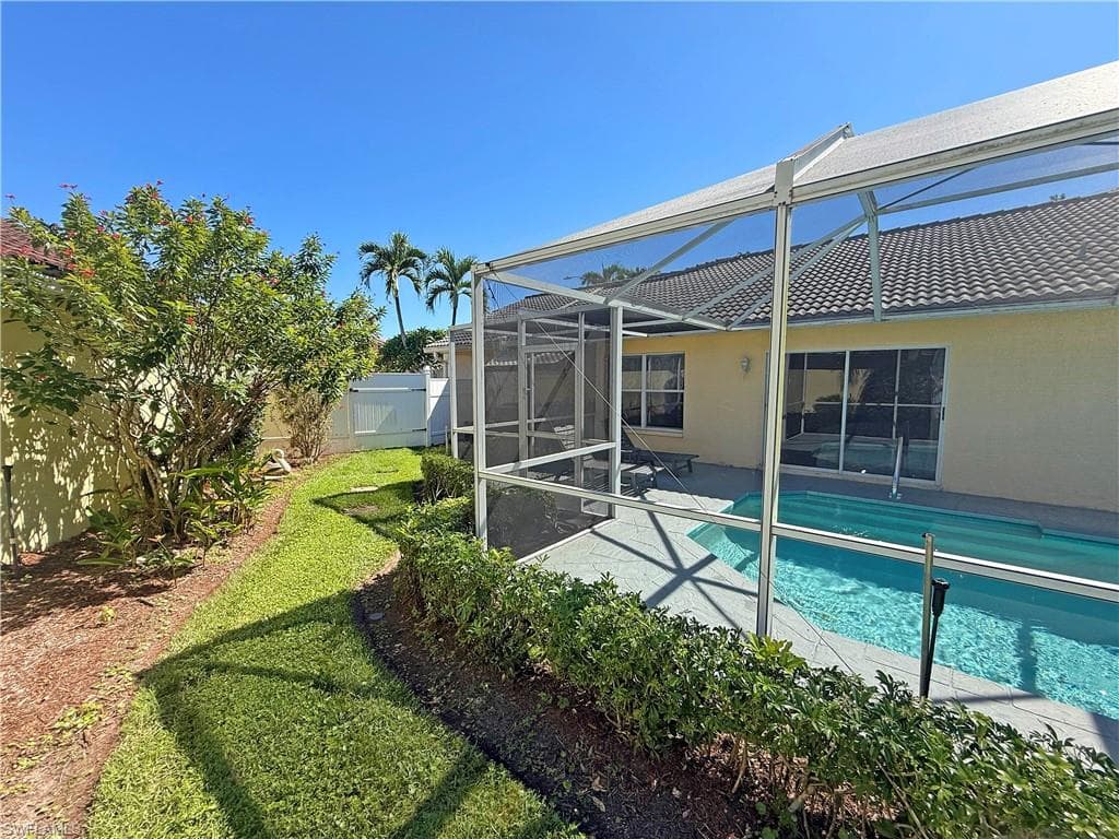 1279 Naples Lake Dr, Naples, FL 34104-31