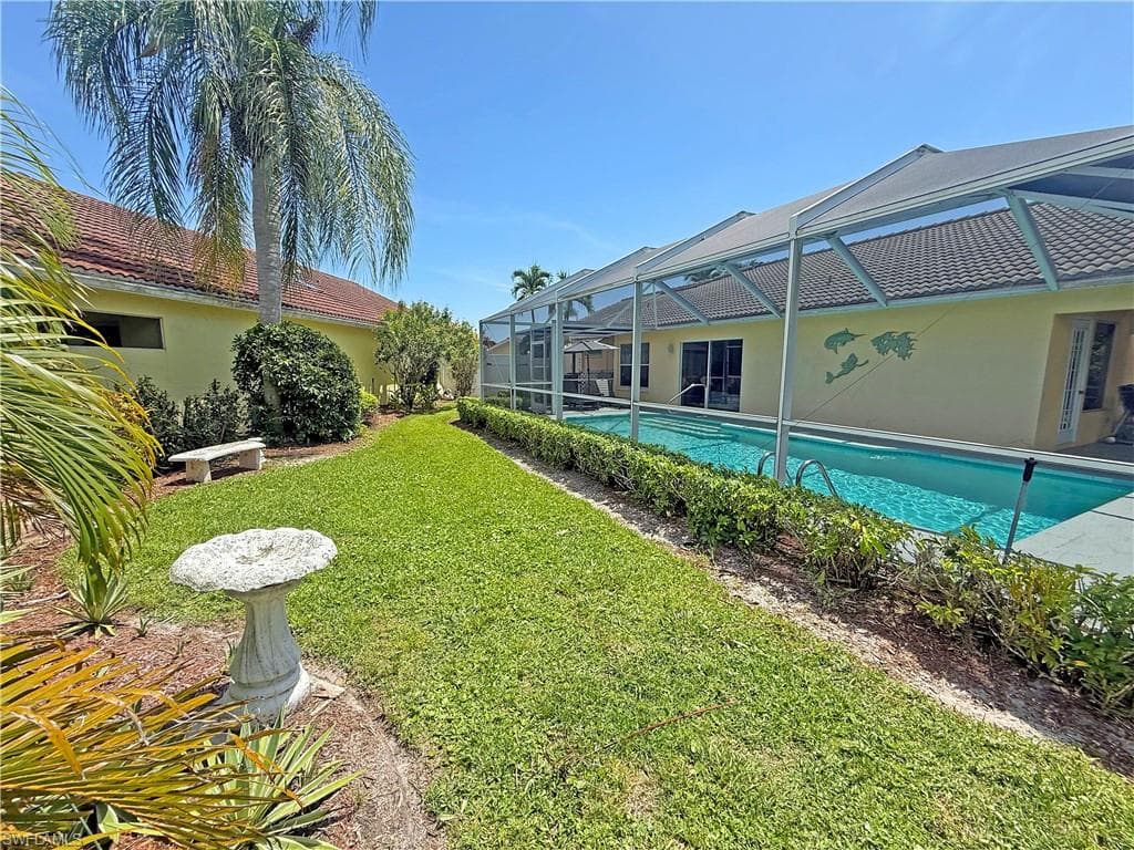 1279 Naples Lake Dr, Naples, FL 34104-33