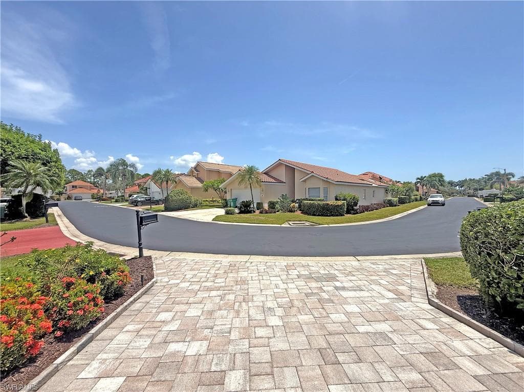 1279 Naples Lake Dr, Naples, FL 34104-45