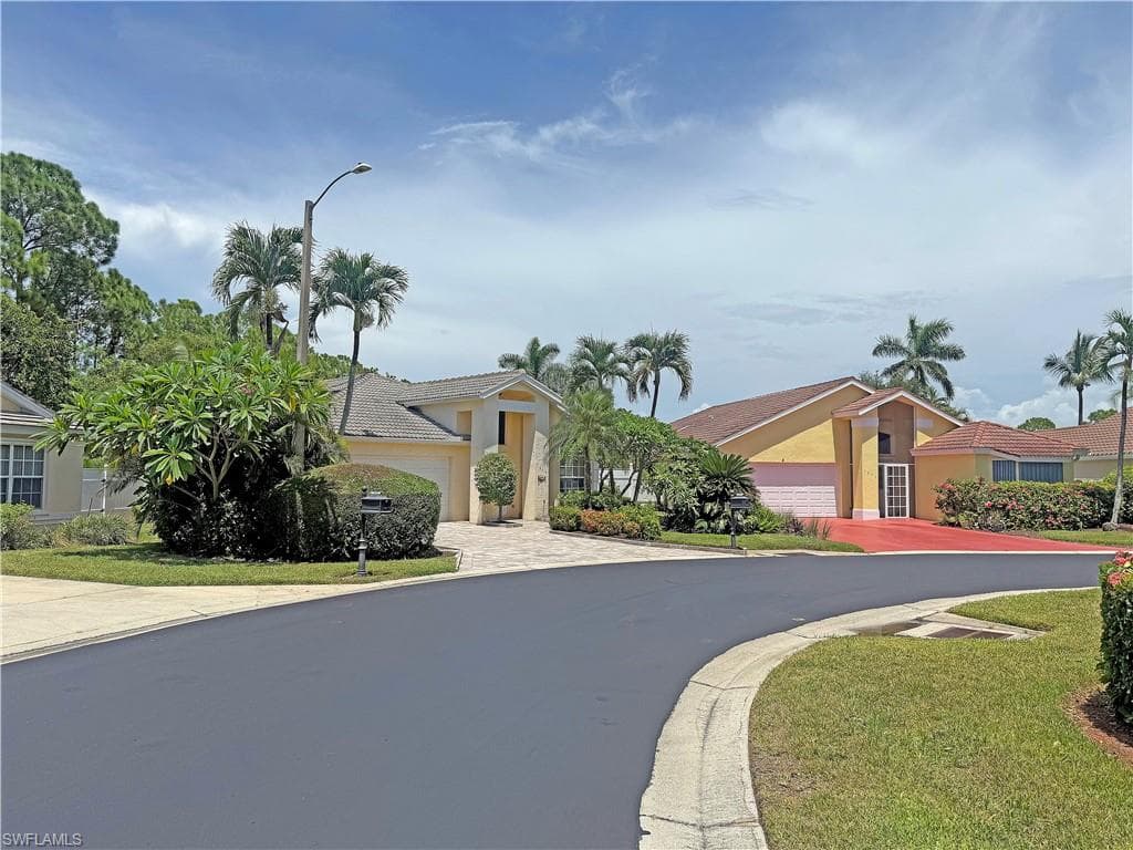 1279 Naples Lake Dr, Naples, FL 34104-46