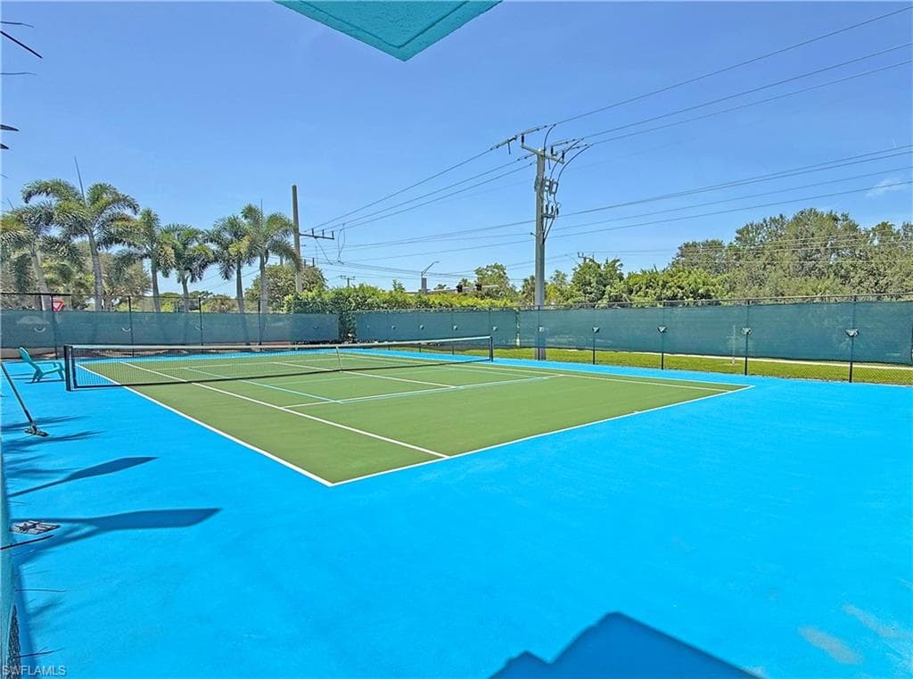 1279 Naples Lake Dr, Naples, FL 34104-48